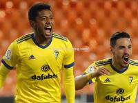 星空体育-瓦伦西亚备战与阿拉维斯的交锋