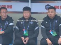 星空体育-里尔球员在比赛中展现团队精神，共同奋斗