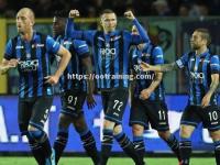 星空体育-球队连续胜利士气高涨，冲击榜首