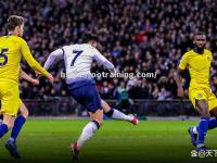 星空体育-热刺主帅欣喜若狂，英超冠军杯高悬在球队头顶