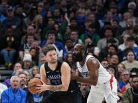 星空体育-快船队继续高光表现，胜出独行侠队比赛