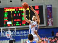 星空体育-哈尔滨男篮连胜高歌，雄起夺冠气势如虹