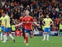 星空体育-西班牙对阵巴西，一场激烈的足球比赛如期展开