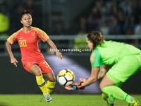 星空体育-热血竞技：女足球员勇往直前