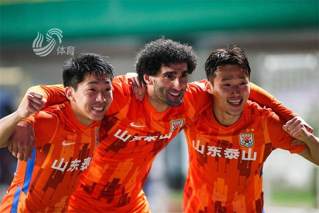 重庆队主场输给山东,全队精神状态受挫 重庆队主场输给山东,全队精神状态受挫