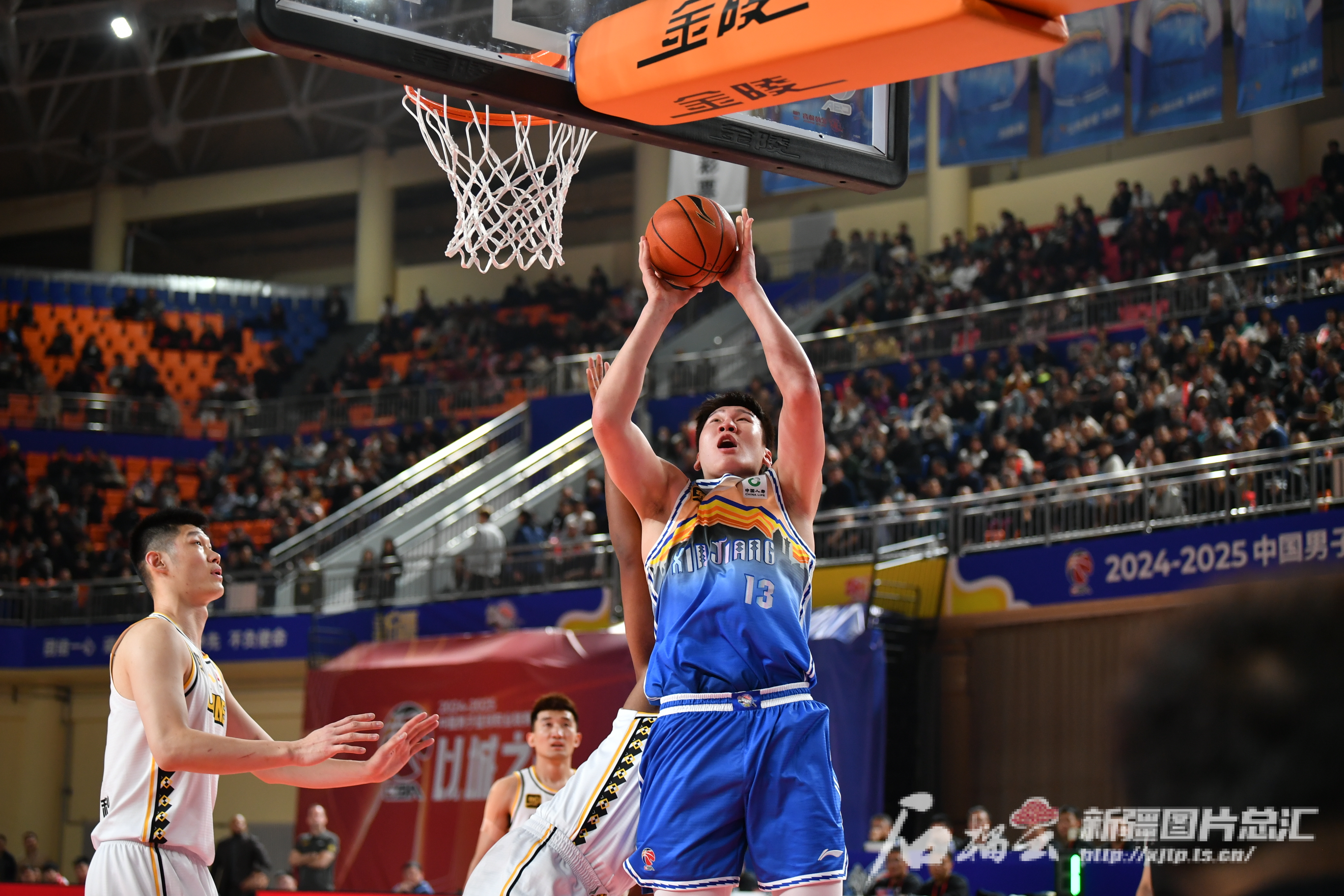 江苏男篮实力不俗，成功逆转河南队