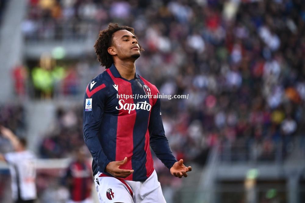 AC米兰备战新赛季：球队引进强援备战新赛季目标力争联赛前四