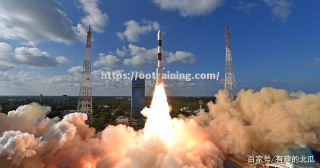 印度成功发射火箭将5颗卫星送入太空