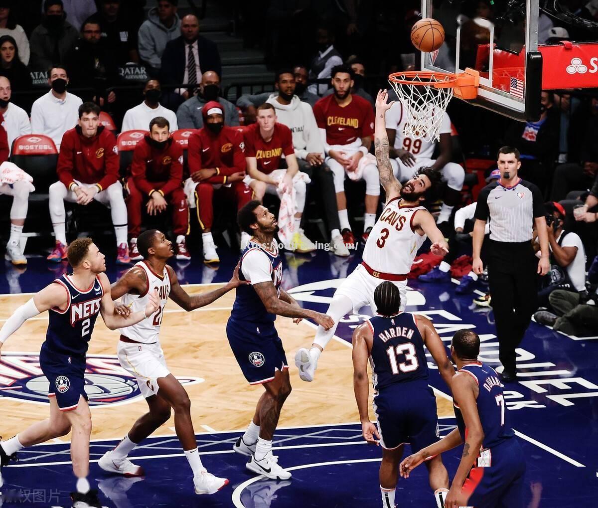 骑士惨败篮网，系列赛处于落后局面