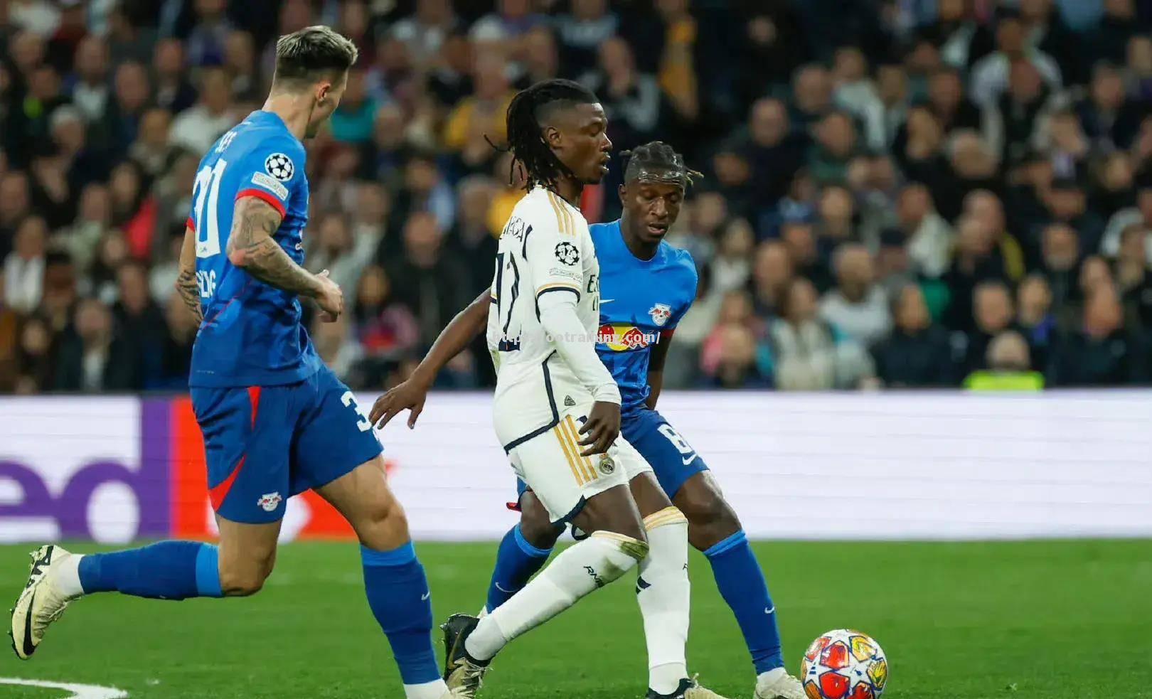 皇家马德里客场战平,小组赛晋级前景一片黯淡 皇家马德里客场战平,小组赛晋级前景一片黯淡