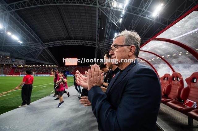 新加坡足球俱乐部获得胜利的喜悦 新加坡足球俱乐部获得胜利的喜悦