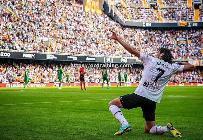 瓦伦西亚主场失利，球迷失望不已