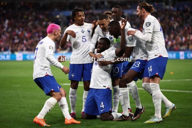 荷兰队身陷困境，欧预赛出现尴尬局面