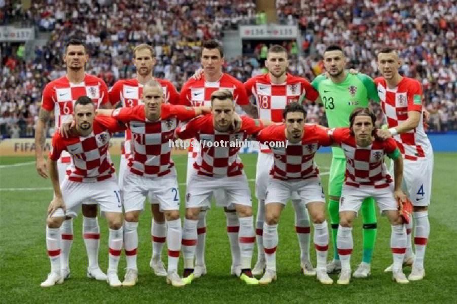 足球强队冲刺，壮志争夺国际足坛荣誉