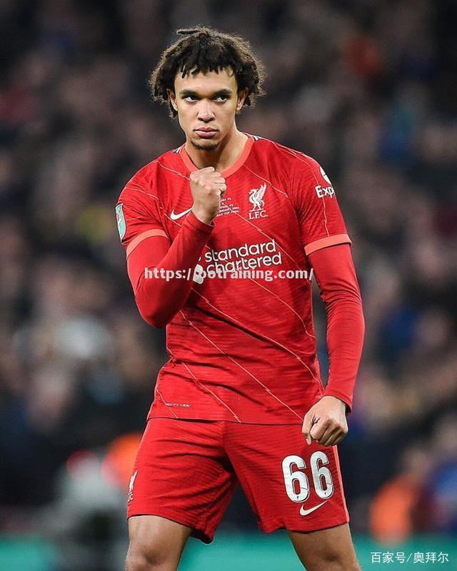 利物浦险胜曼城豪取英超榜首