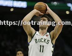 雄鹿中锋洛佩斯：团队需要大家齐心协力才能成功