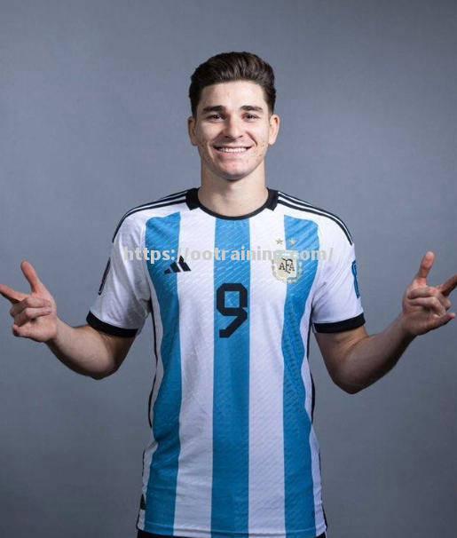 哥斯达黎加球员宣布毕业,或将告别欧预赛赛场 哥斯达黎加球员宣布毕业,或将告别欧预赛赛场