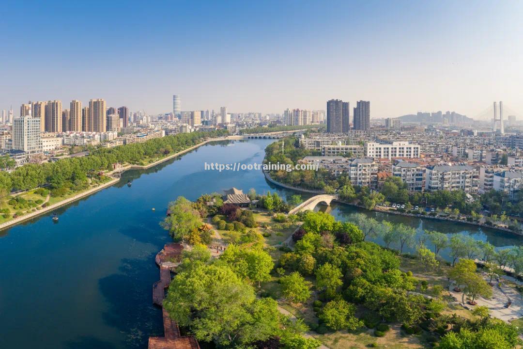 球场争霸,制胜关键,奋力争先 球场争霸,制胜关键,奋力争先