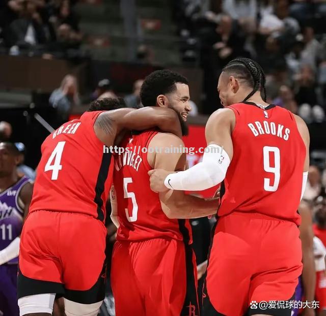 快船轻取勇士,士气高昂 快船轻取勇士,士气高昂