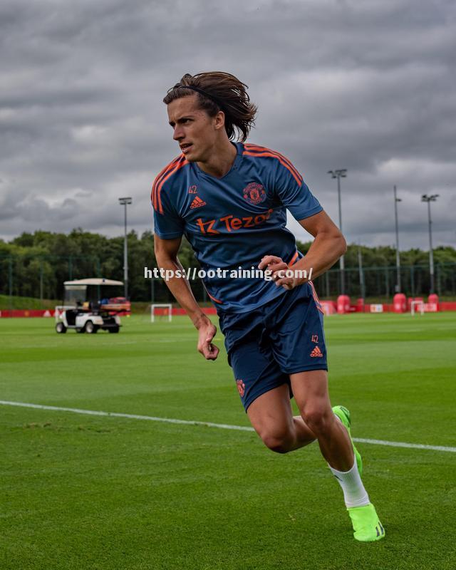 沃特福德击败哈德斯菲尔德，英超胜利重振士气