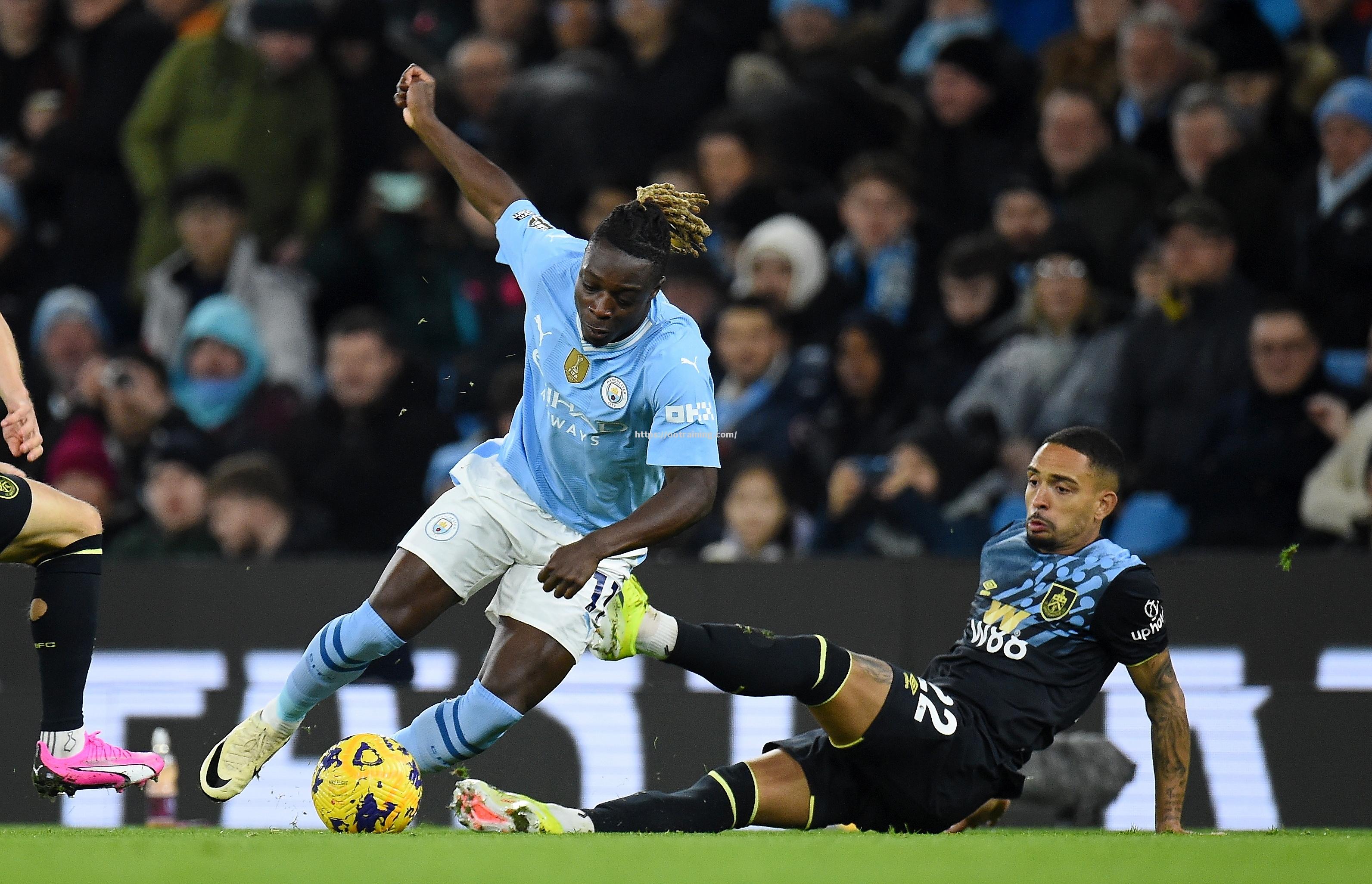 曼城上演逆袭,赢下伯恩利的比拼 曼城上演逆袭,赢下伯恩利的比拼