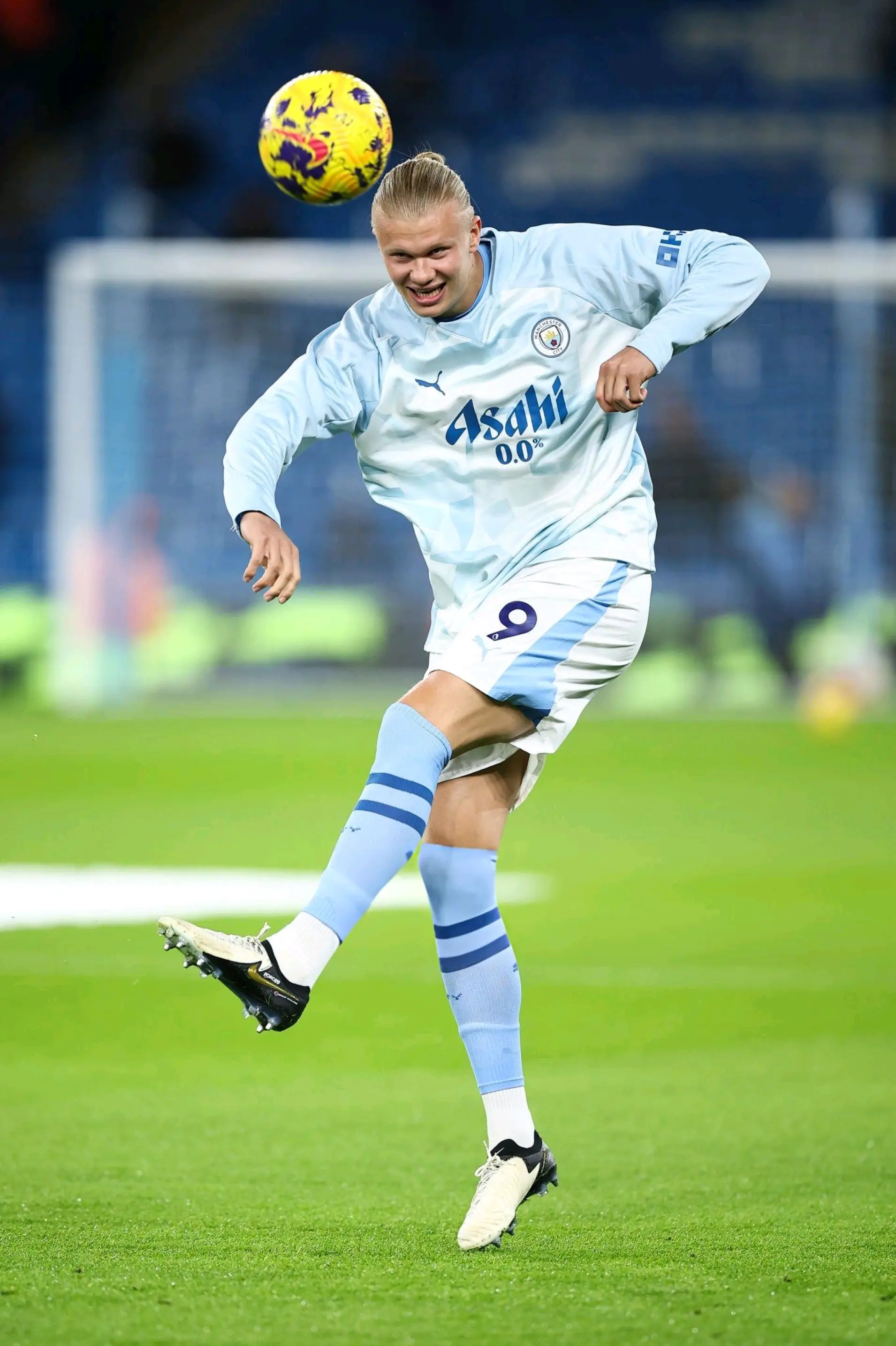 曼城上演逆袭,赢下伯恩利的比拼 曼城上演逆袭,赢下伯恩利的比拼