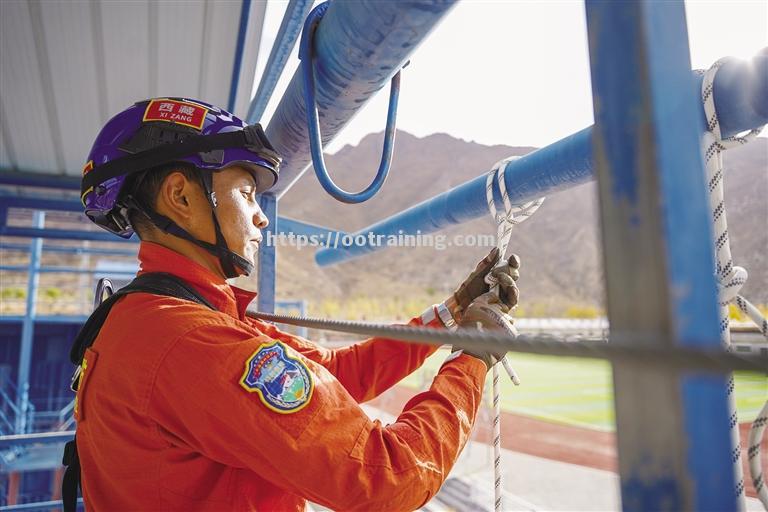 铁血拼搏！运动员用汗水证明自己