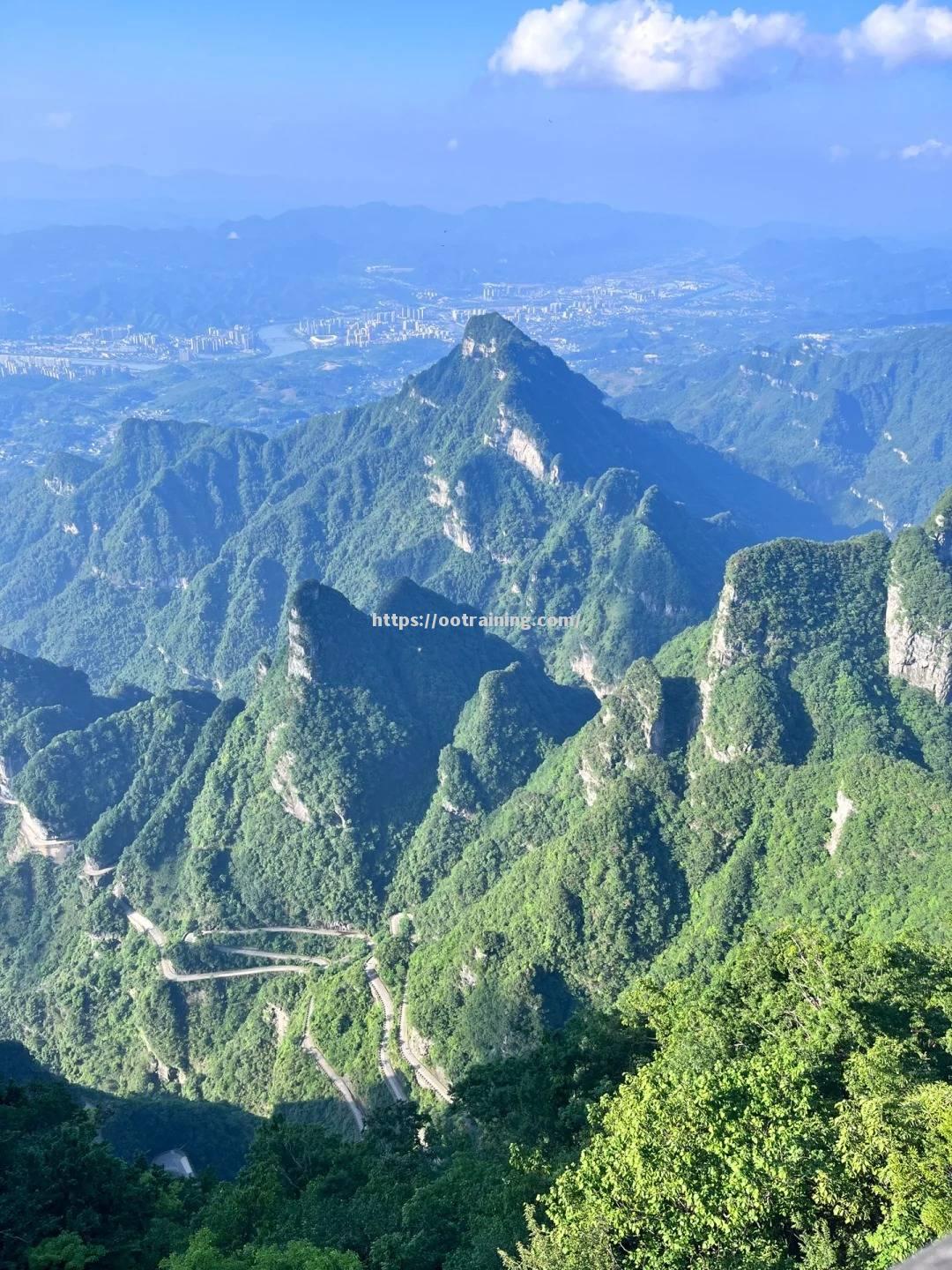 九月凤凰城队状态复苏,新赛季目标定格于高空之上 九月凤凰城队状态复苏,新赛季目标定格于高空之上