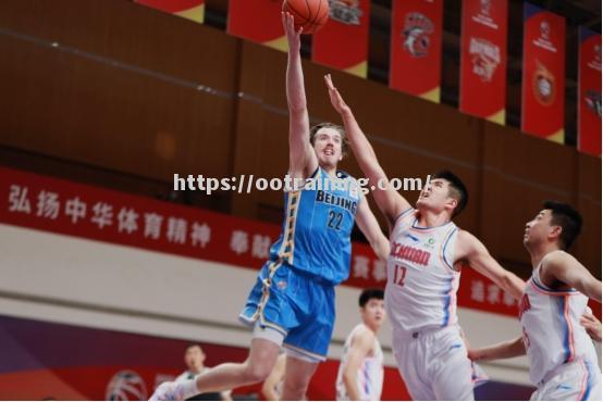 某队在篮球联赛中取得了五连胜