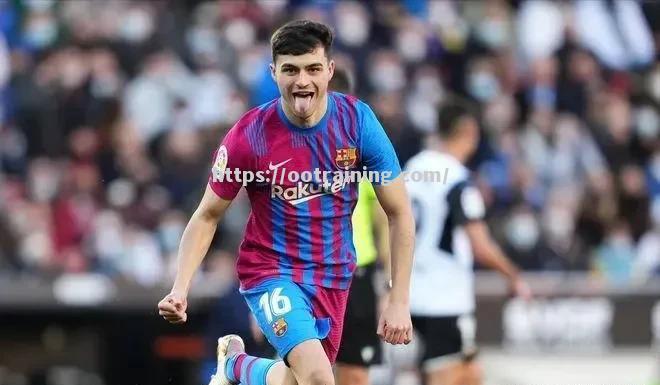 拜仁慕尼黑中场核心突破记录，传球技术受赞誉