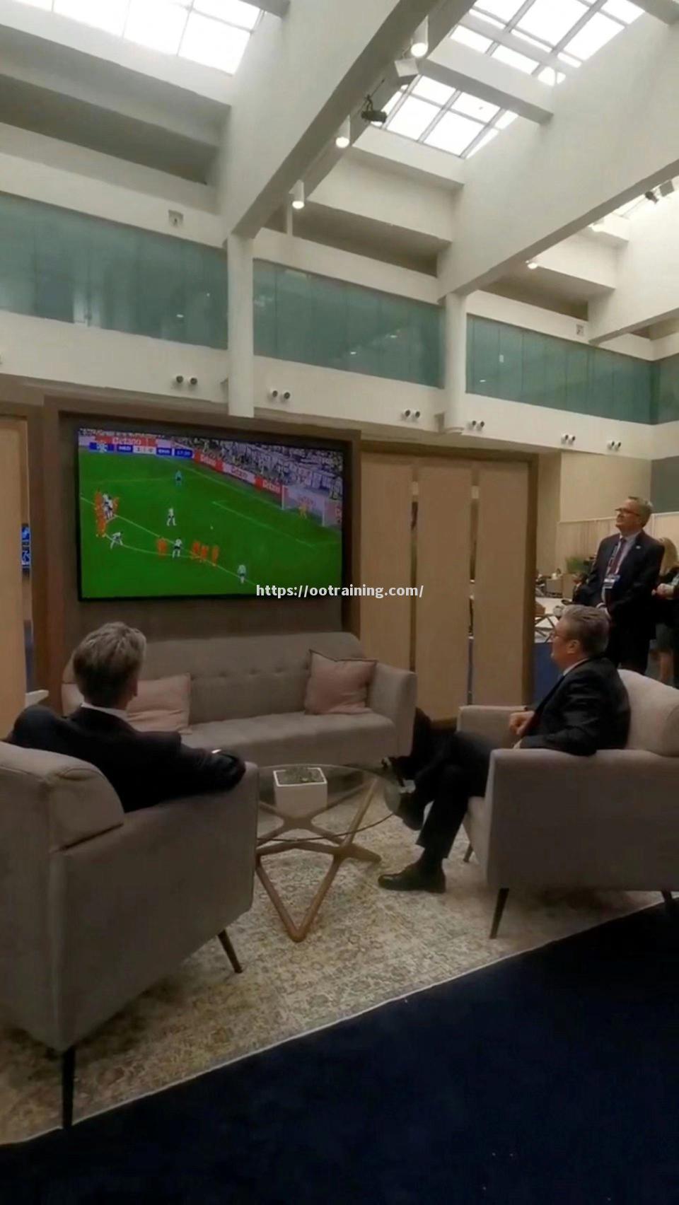 英格兰夺冠希望渺茫携手向前走