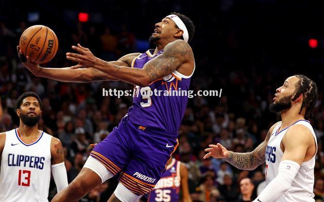 西部半决赛再度激战:太阳领先快船一步 西部半决赛再度激战:太阳领先快船一步