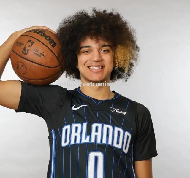 灰熊队新秀表现抢眼,被誉为未来之星 灰熊队新秀表现抢眼,被誉为未来之星