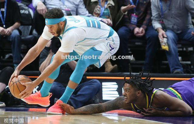 爵士队客场逆袭，赢得关键胜利