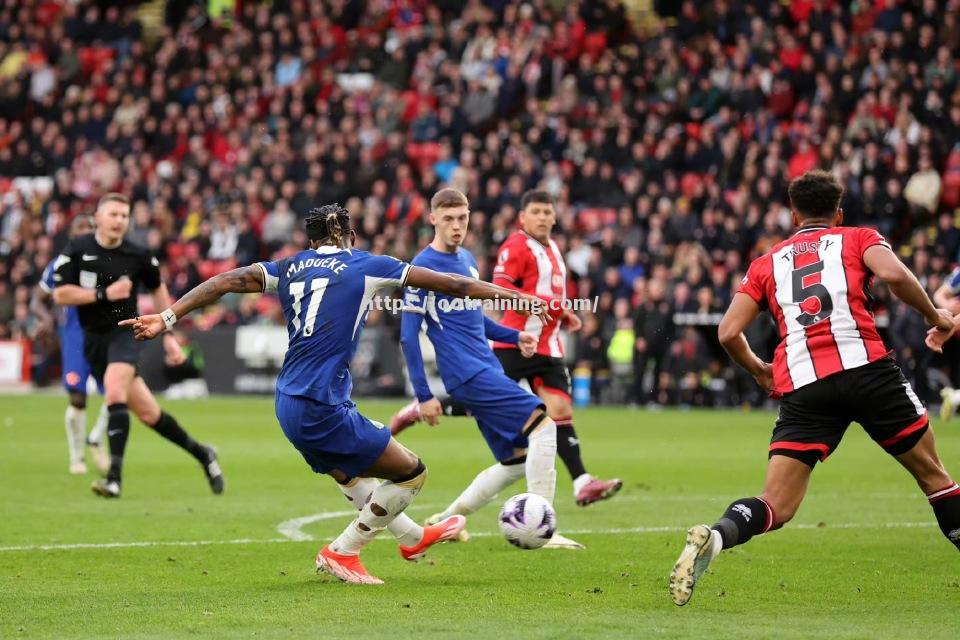 切尔西绝平曼联,保持不败势不可挡 切尔西绝平曼联,保持不败势不可挡