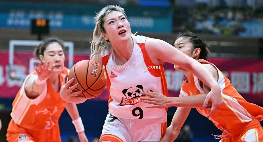 女篮选手赛场争议,遭到裁判批评处罚 女篮选手赛场争议,遭到裁判批评处罚