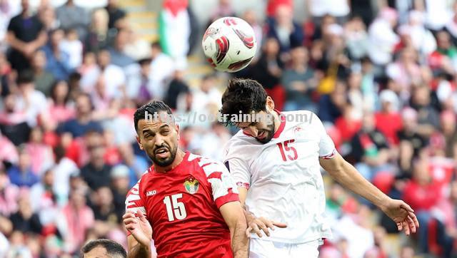 众将场上欢庆,球队团结势如破竹 众将场上欢庆,球队团结势如破竹