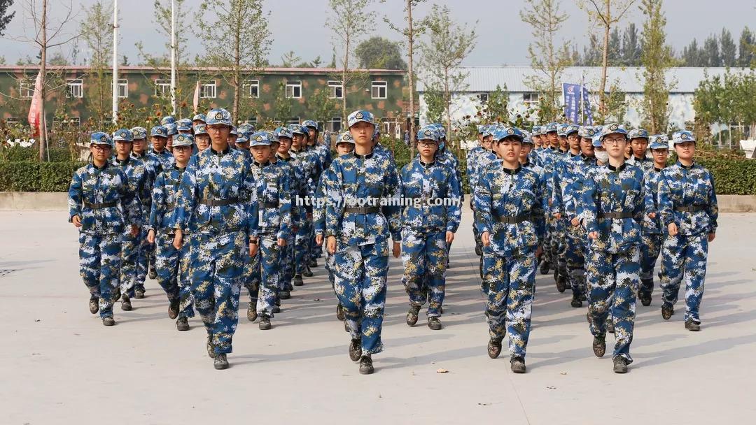 紧要关头决胜场，英雄热血披荆斩棘