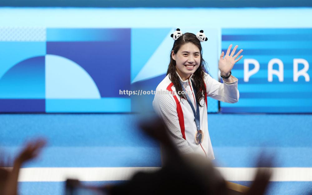 选手们奋力拼搏,为了追逐金牌不懈努力 选手们奋力拼搏,为了追逐金牌不懈努力