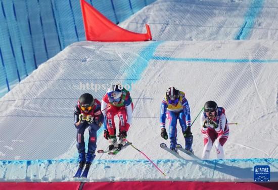 选手们奋力拼搏,为了追逐金牌不懈努力 选手们奋力拼搏,为了追逐金牌不懈努力