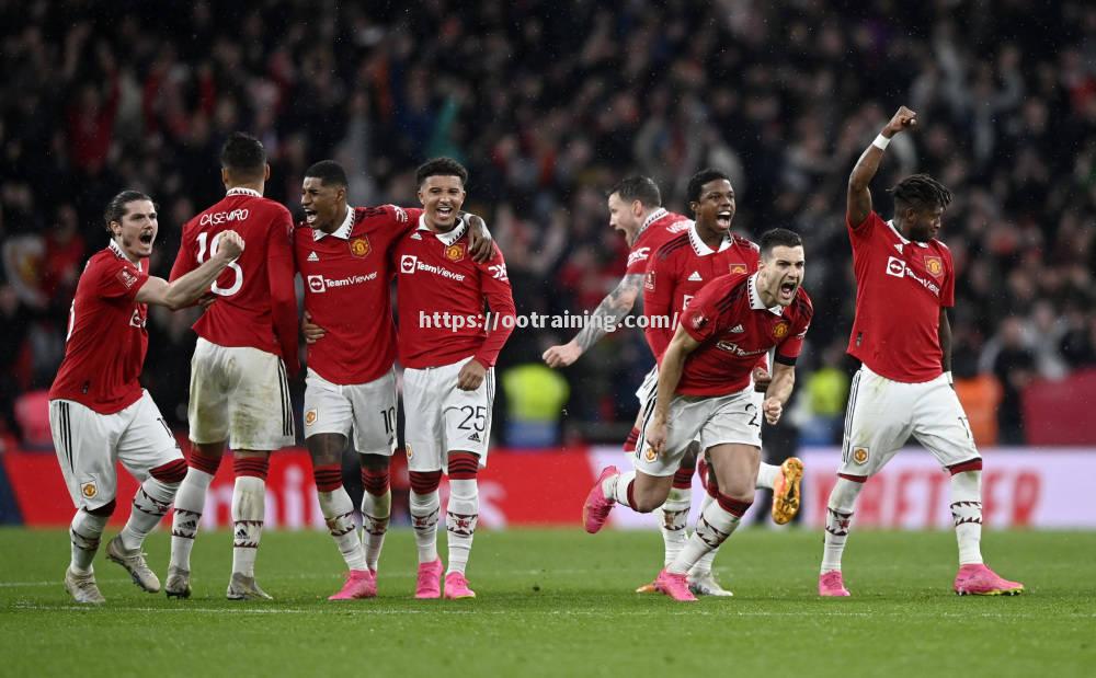 曼联全队发挥出色,获得胜利 曼联全队发挥出色,获得胜利