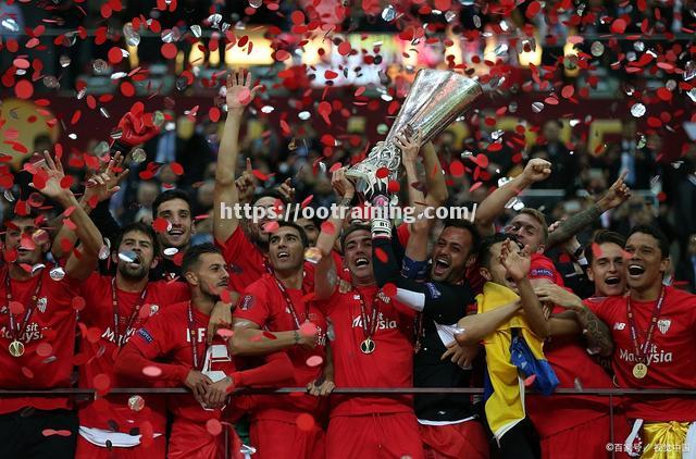 曼联全队发挥出色,获得胜利 曼联全队发挥出色,获得胜利