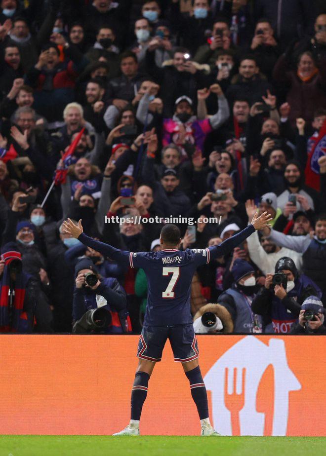 欧洲国家杯预选赛：法国队获胜晋级八强