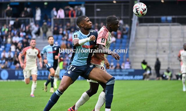 圣埃蒂安-逆转里昂，终结连败颓势