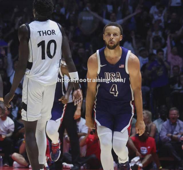 美国篮球赛事中一位老将球员表现出色