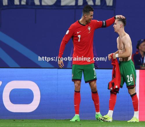 葡萄牙女足锦标赛精彩继续，波尔图夺魁