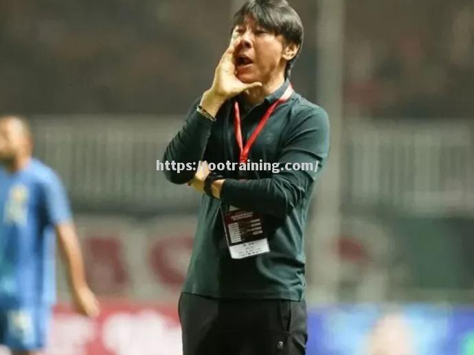 柏林赫塔队遭遇不公判罚，球队主帅发声维权