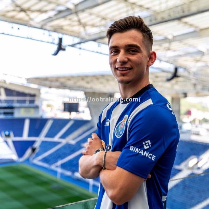 尤文图斯痛击波尔图,成功挺进下一轮 尤文图斯痛击波尔图,成功挺进下一轮