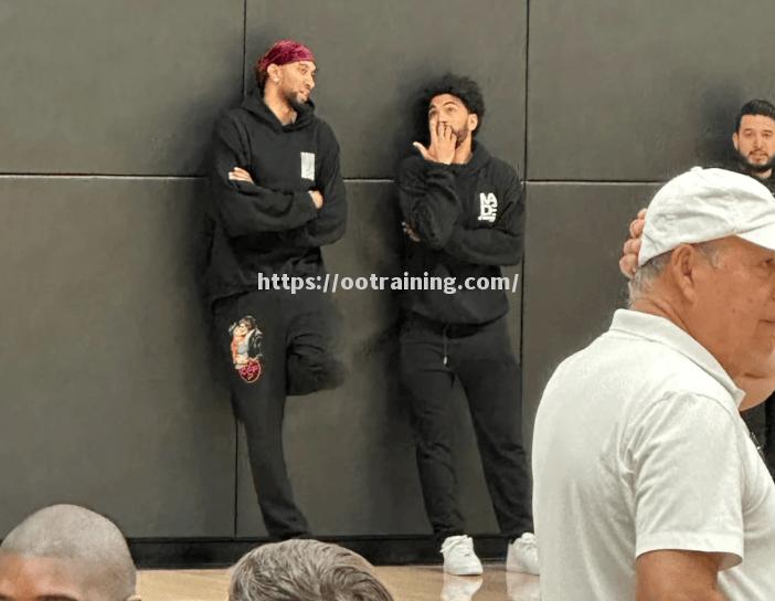 朗斯队员备战艰巨,目标三分 朗斯队员备战艰巨,目标三分