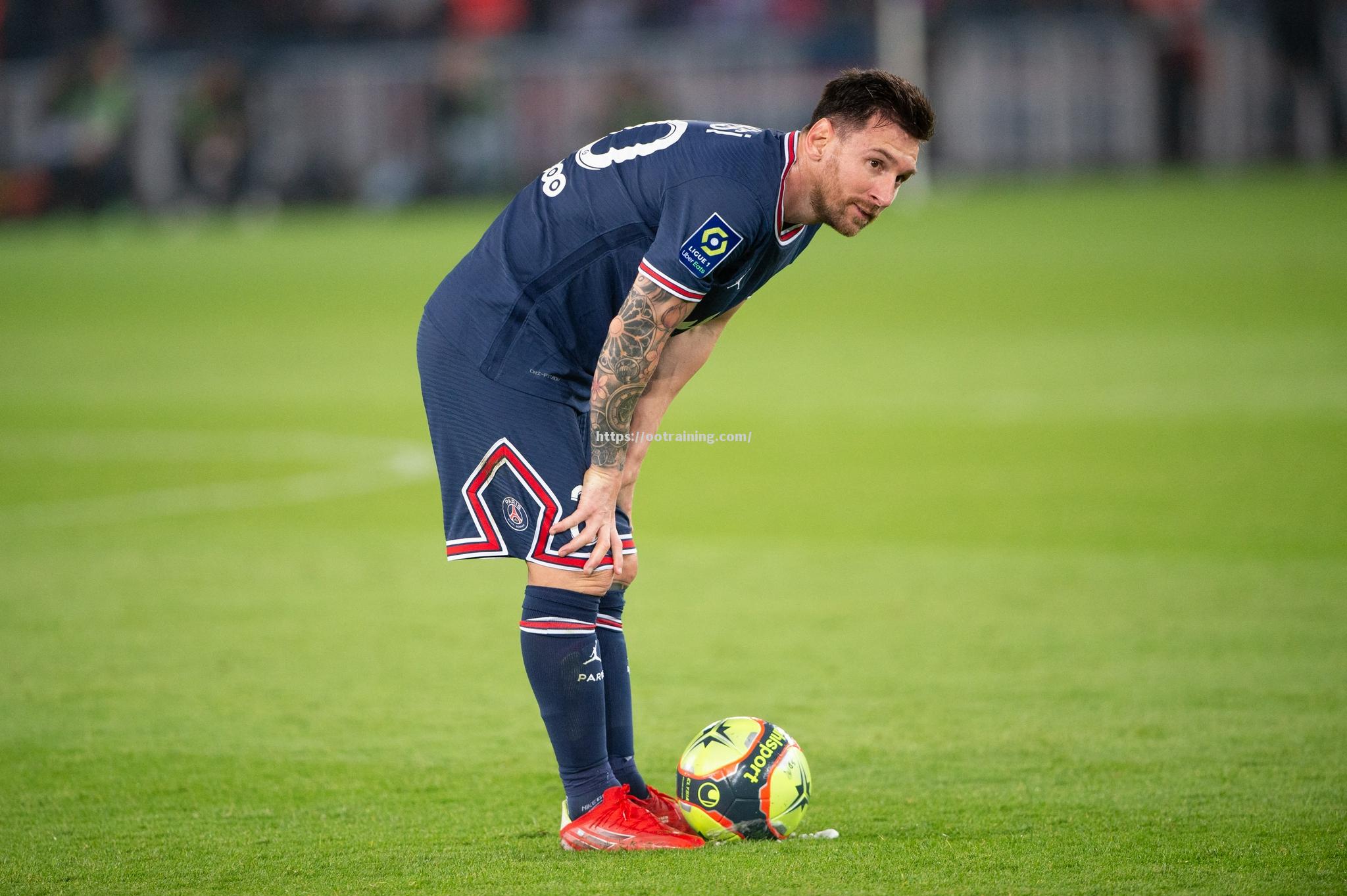 里昂球员伤势堪忧，需全队奋战